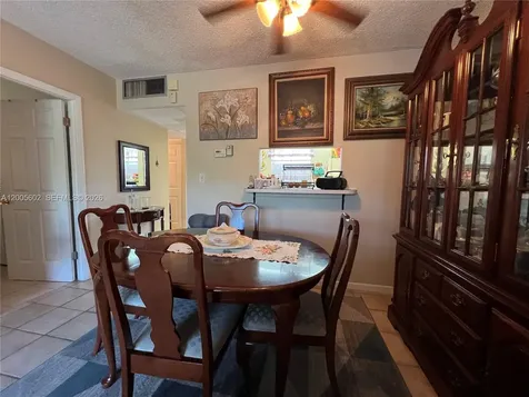 5181 W Oakland Park Boulevard Lauderdale Lakes FL 33313