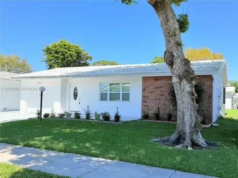 8581 NW 17th Street Plantation FL 33322