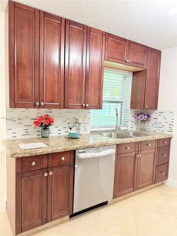 8581 NW 17th Street Plantation FL 33322