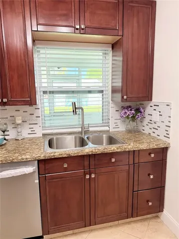 8581 NW 17th Street Plantation FL 33322