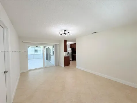 8581 NW 17th Street Plantation FL 33322