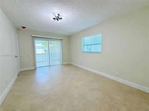 8581 NW 17th Street Plantation FL 33322