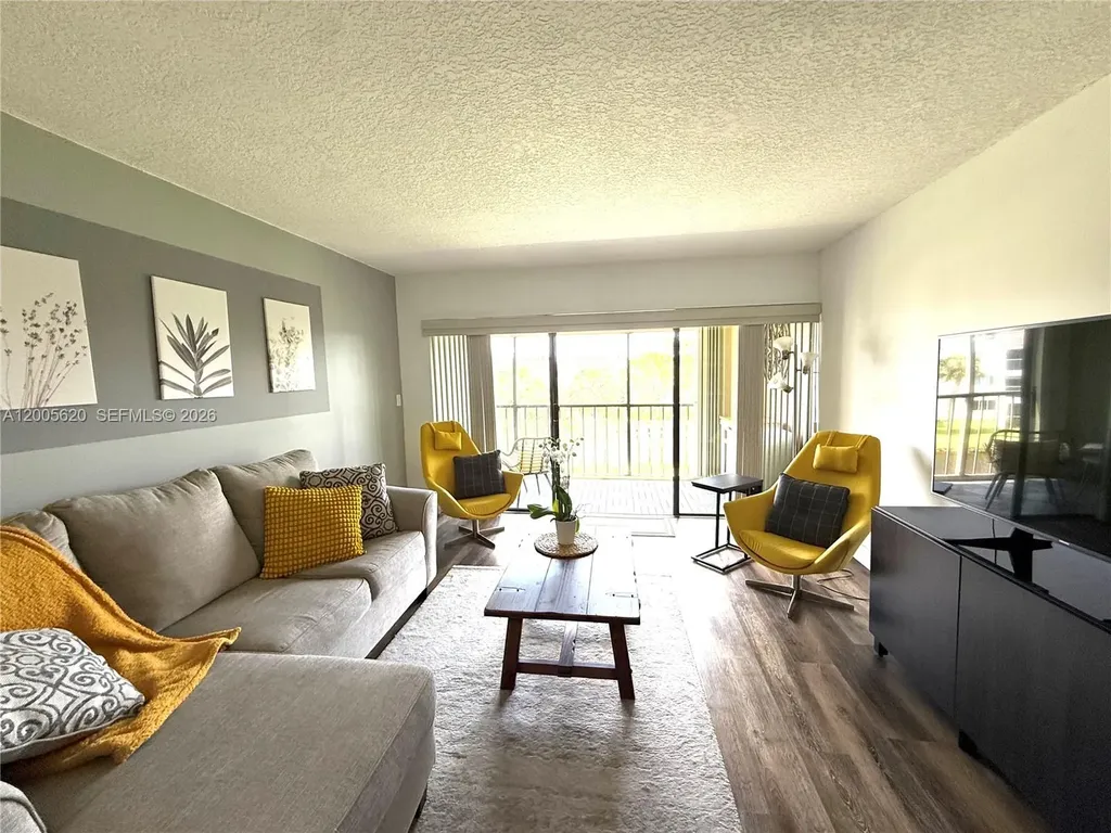 230 Lakeview Drive Weston FL 33326