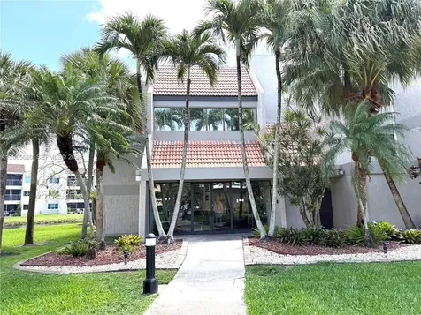 230 Lakeview Drive Weston FL 33326