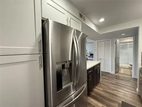 230 Lakeview Drive Weston FL 33326