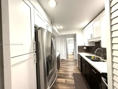 230 Lakeview Drive Weston FL 33326