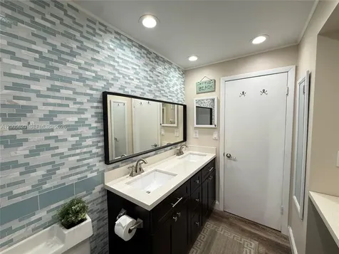 230 Lakeview Drive Weston FL 33326