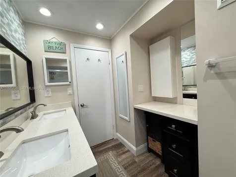 230 Lakeview Drive Weston FL 33326