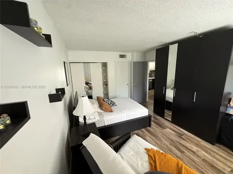 230 Lakeview Drive Weston FL 33326