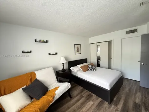 230 Lakeview Drive Weston FL 33326