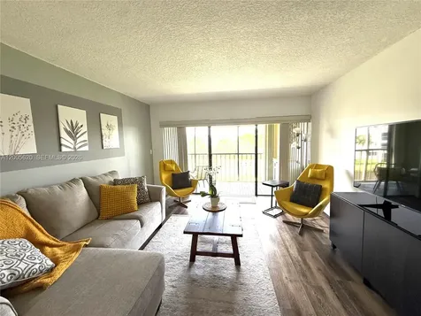 230 Lakeview Drive Weston FL 33326