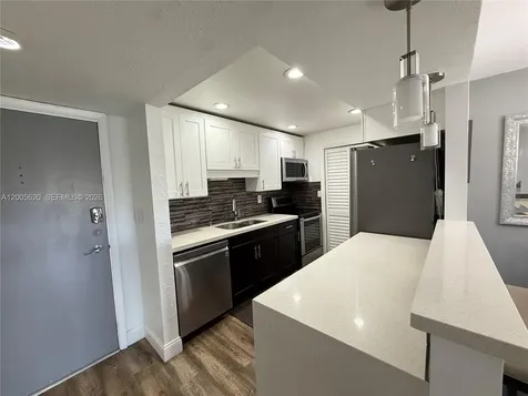 230 Lakeview Drive Weston FL 33326