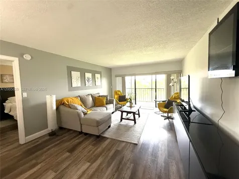 230 Lakeview Drive Weston FL 33326