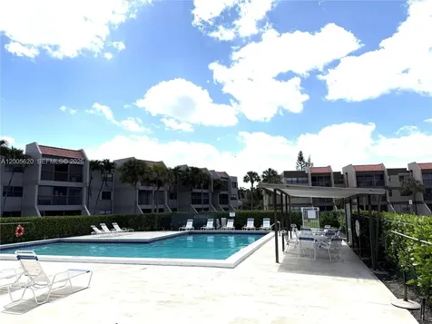 230 Lakeview Drive Weston FL 33326