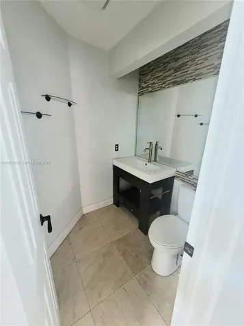 8248 NW 199th Terrace Hialeah FL 33015