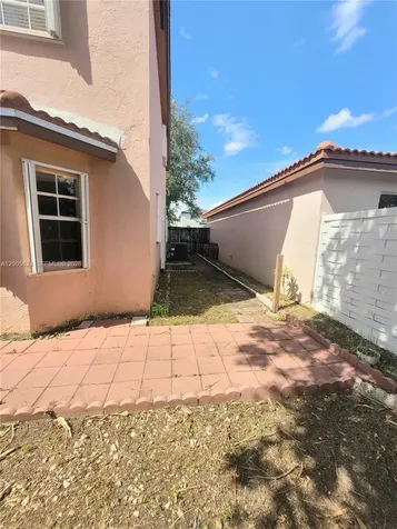 8248 NW 199th Terrace Hialeah FL 33015