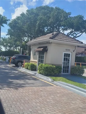 8248 NW 199th Terrace Hialeah FL 33015