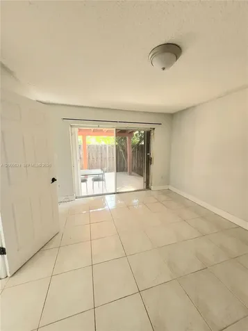 8248 NW 199th Terrace Hialeah FL 33015