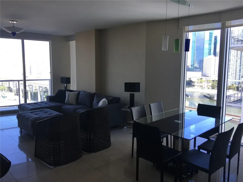 185 SW 7th Street Miami FL 33130