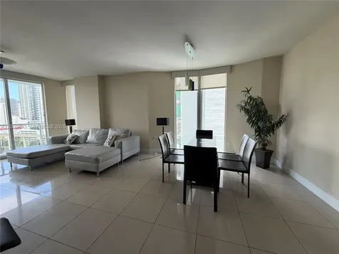 185 SW 7th Street Miami FL 33130