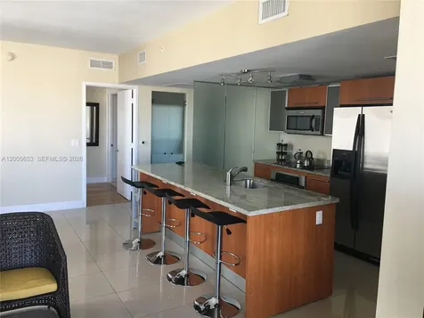 185 SW 7th Street Miami FL 33130