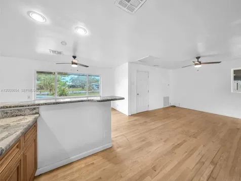 4401 NE 15th Terrace Oakland Park FL 33334