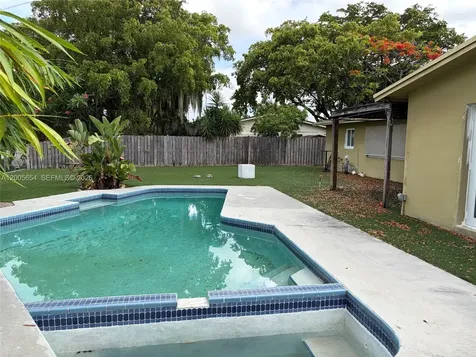 4401 NE 15th Terrace Oakland Park FL 33334