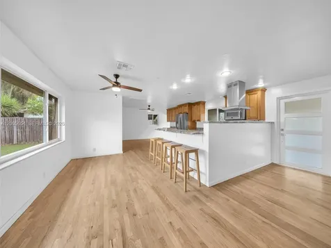 4401 NE 15th Terrace Oakland Park FL 33334