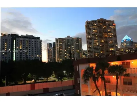 4401 NE 15th Terrace Oakland Park FL 33334