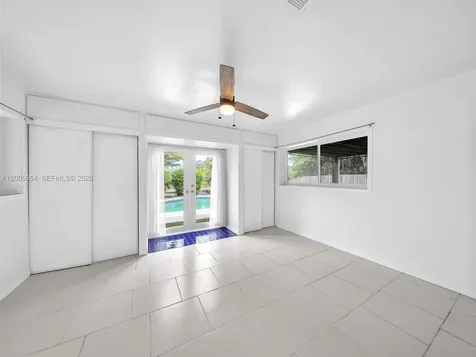 4401 NE 15th Terrace Oakland Park FL 33334
