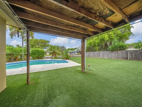 4401 NE 15th Terrace Oakland Park FL 33334