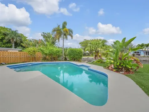 4401 NE 15th Terrace Oakland Park FL 33334