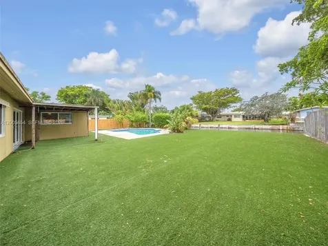 4401 NE 15th Terrace Oakland Park FL 33334