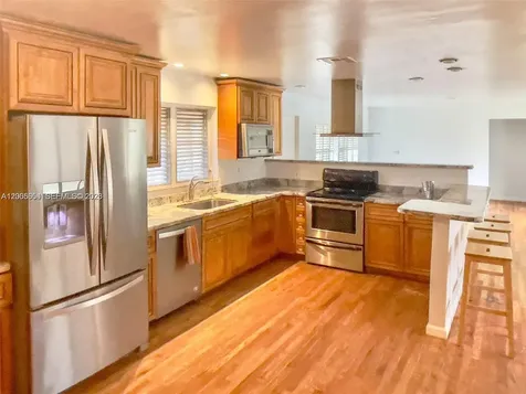 4401 NE 15th Terrace Oakland Park FL 33334