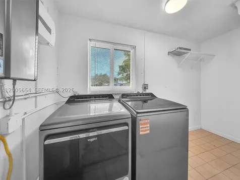 4401 NE 15th Terrace Oakland Park FL 33334