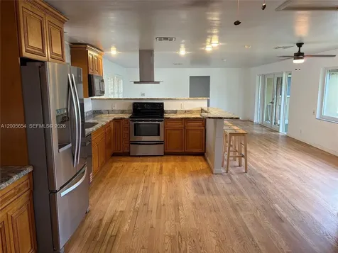 4401 NE 15th Terrace Oakland Park FL 33334
