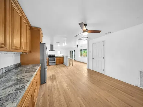 4401 NE 15th Terrace Oakland Park FL 33334