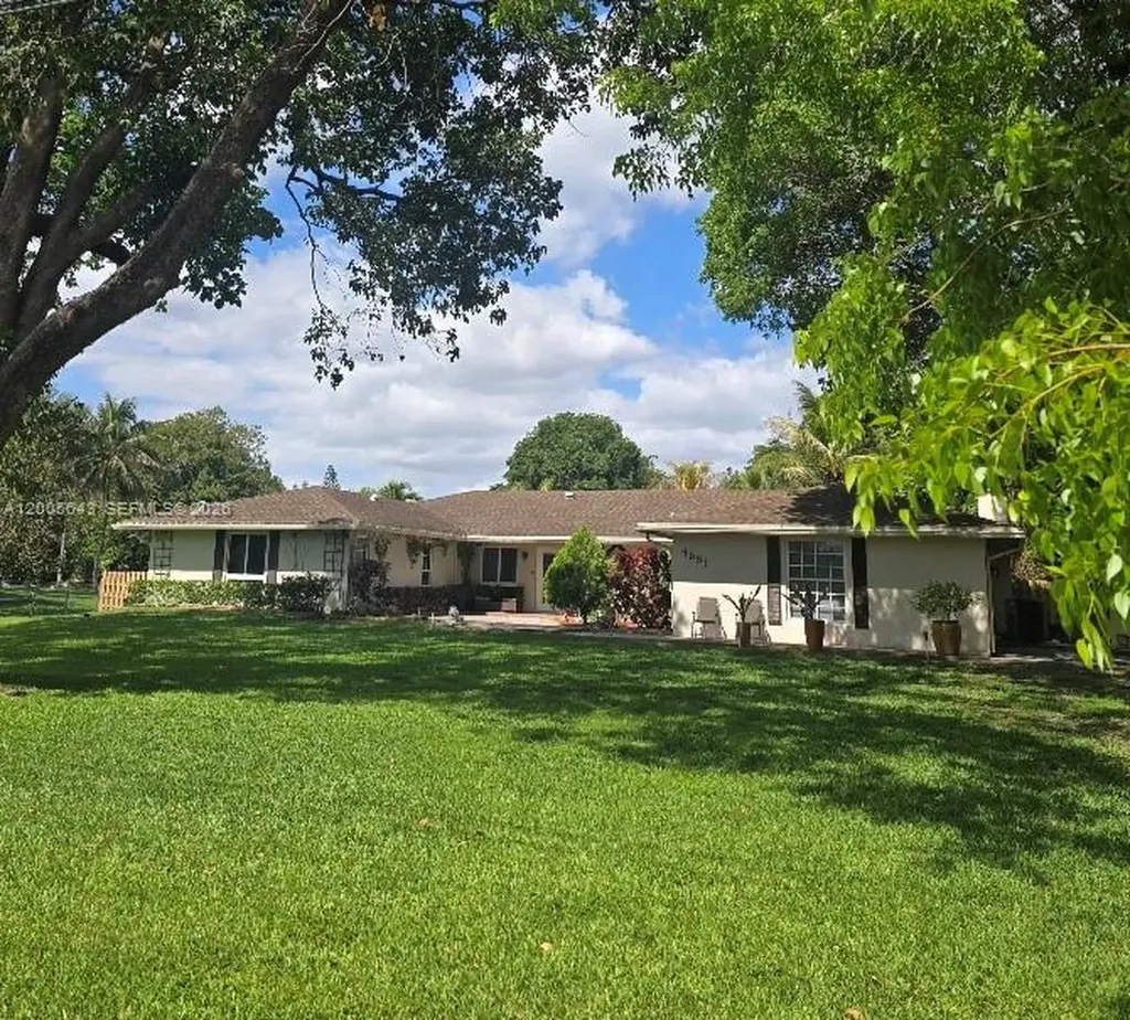 4981 SW 186th Avenue Southwest Ranches FL 33332