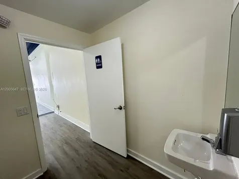2199 NW 20th Street Miami FL 33142