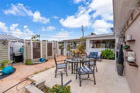 17932 NW 78th Avenue Hialeah FL 33015