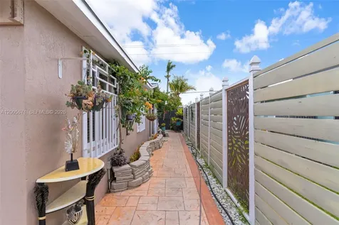 17932 NW 78th Avenue Hialeah FL 33015