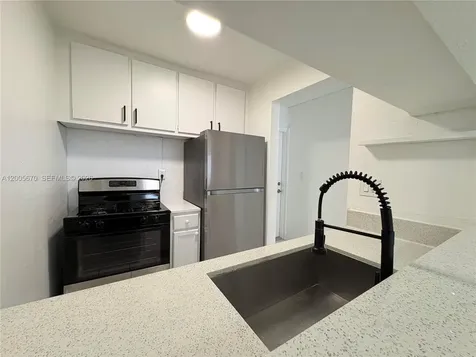 505 NE 30th Street Miami FL 33137