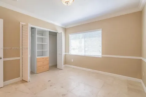 2890 Le Jeune Road Coral Gables FL 33134