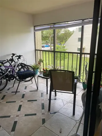 220 Lakeview Drive Weston FL 33326
