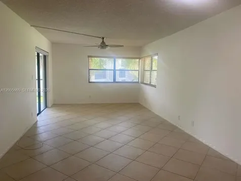 220 Lakeview Drive Weston FL 33326