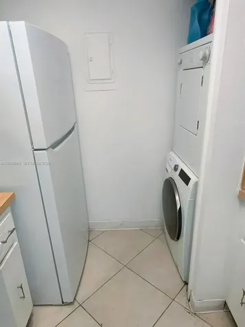 220 Lakeview Drive Weston FL 33326