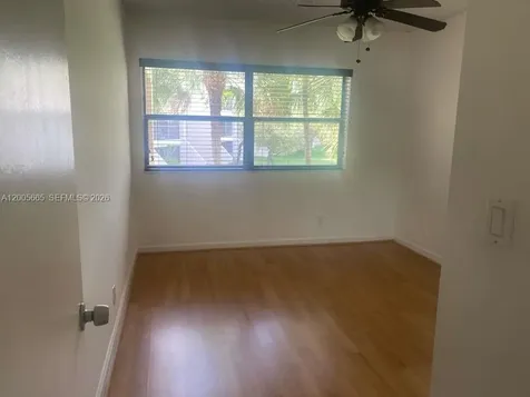 220 Lakeview Drive Weston FL 33326