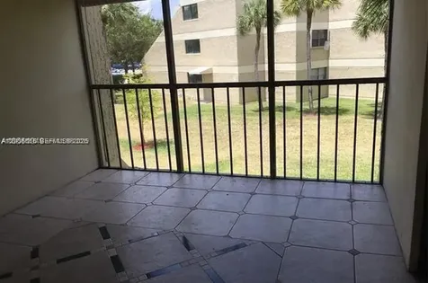 220 Lakeview Drive Weston FL 33326