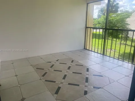 220 Lakeview Drive Weston FL 33326