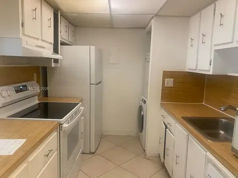 220 Lakeview Drive Weston FL 33326
